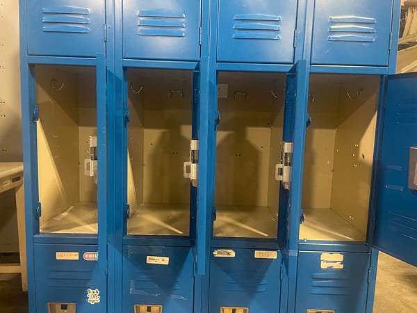 Middle Row of Lockers Open